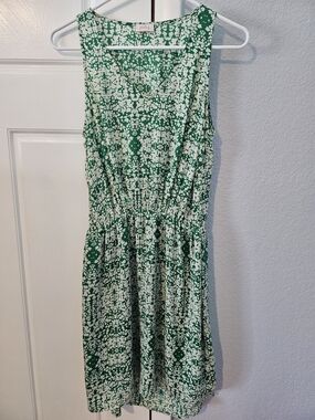 Green and White Sleeveless Midi Dress with Gathered Waist